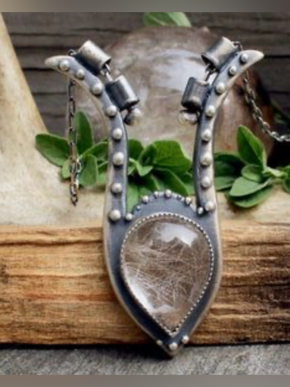 Acid Queen "Dejah" Necklace with Rutilated Quartz - Picture 9 of 11